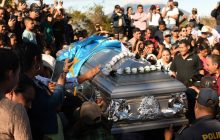 Los cuerpos de dos de los diez policías asesinados el domingo pasado en Guatemala fueron velados. Foto: EFE