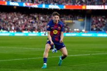 El jugador del Barcelona, Fermín López, anota y festeja su gol ante Levante. Foto: EFE