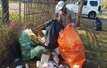Luego de las multitudinarias manifestaciones de fe durante la romería, calles, avenidas y áreas cercanas al templo quedaron cubiertas de desechos sólidos de todo tipo. Foto. Melquíades Vásquez