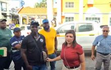 Ministra de trabajo Jackeline Muñoz, se reunió en la provincia de Colón con los trabajadores del Puerto de Cristóbal. Foto. Diómedes Sánchez