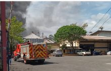 Cada incendio representa un riesgo para la vida de las personas, además de implicar un desgaste considerable para las unidades de emergencia. Foto. Melquíades Vásquez