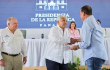 Durante la reunión del presidente en San Carlos. Foto: Presidencia