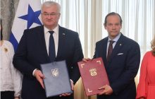 El ministro de Relaciones Exteriores de Ucrania, Andrii Sybiha y el ministro de Relaciones Exteriores de Panamá, Javier Martínez-Acha. Foto: EFE