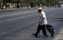'¿Qué hace envejecer más?: dormir poco y mal', explica el neurocientífico Francisco Mora Teruel. Foto: EFE /  Elvis González