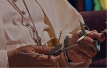 El papa ha subido un video en las redes sociales en la que invita, en varios idiomas, a rezar con él por la paz en el mundo. Foto: Tomada de Internet