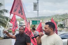 Obreros afiliados al Suntracs se manifestaron en las afueras de los juzgados de trabajo. Foto: Internet
