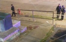 La escena del atentado quedó marcada por un rastro de sangre en el pavimento. Foto. Diómedes Sánchez