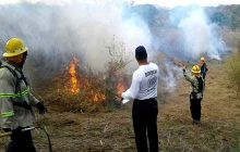 Algunas unidades han requerido atención médica por agotamiento físico y quemaduras sufridas mientras combatían incendios de herbazales. Foto: Thays Domínguez