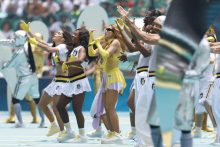 La colombiana Skakira en su presentación en el Estadio Azteca. Foto: EFE
