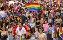 Las parejas aún enfrentan restricciones para ejercer plenamente los derechos que este protege. Foto: EFE