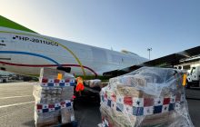 Los aportes son clasificados en pallets para los vuelos salientes. Foto: Cortesía