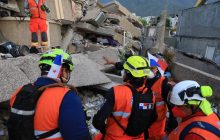 Equipo continúa en las labores de búsqueda y rescate de víctimas.  Cortesía