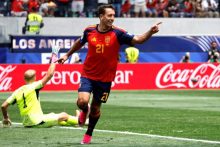 Mikel Oyarzabal de España celebra un gol ante Austria. Foto: EFE