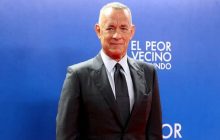 Tom Hanks posando durante el estreno de la película 'El peor vecino del mundo', en Madrid (España). Foto: EFE / Kiko Huesca