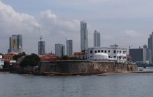 Muralla Colonial de la Punta Chiriquí, en el Casco Antiguo de Ciudad de Panamá (Panamá). Foto: EFE / Carlos Lemos