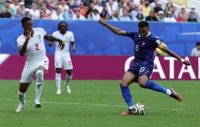  Kylian Mbappé anotó dos goles este sábado. Foto: EFE