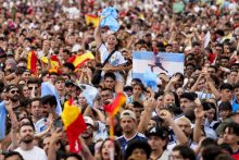 Aficionados de España y Argentina. Foto: EFE