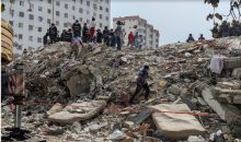 La destrucción todavía domina el panorama de La Guaira, después de un mes de los terremotos. Foto: Cortesía MSF