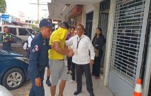 Bosco Bolívar Barrera, llegó a la sala de audiencia en medio de fuertes medidas de seguridad. Foto. Melquíades Vásquez