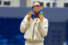 Alyiah Lide De León muestra sus dos medallas de oro. Foto: COP