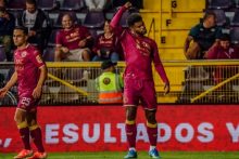 El panameño Newton Williams festeja su gol con Saprissa. Foto: Instagram
