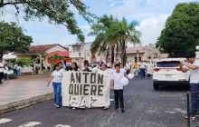 La movilización, convocada por la Iglesia católica, recorrió las principales vías del distrito luego de la celebración de una misa en la Basílica Menor San Juan Bautista.