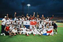 Jugadores de Panamá festejan el título de los Juegos Centroamericanos y del Caribe. Foto: Fedebeis