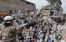 Labores de búsqueda en edificaciones destruidas por el terremoto. Foto: EFE 