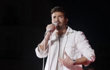 Pablo Alborán durante el concierto que ha ofrecido en la Puerta del Sol de Madrid. Foto: EFE / Sergio Pérez