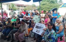Los afectados expresaron su disconformidad con las entidades bancarias, las cuales persisten en realizar los cobros de las hipotecas sin considerar el mal estado ni las condiciones de habitabilidad de los inmuebles. Foto. Eric Montenegro