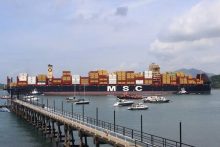 El Canal de Panamá, por el que pasa entre el 3 % y el 5 % del comercio mundial y único de agua dulce, ofrece un sistema de reservas para el tránsito. EFE