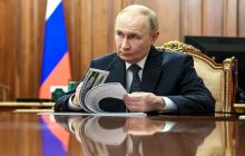  El presidente ruso, Vladímir Putin, negó que el Kremlin imponga un “impuesto de guerra” a las empresas y afirmó que sus millonarias aportaciones al Estado son voluntarias.