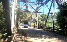 Llevan aproximadamente 50 años esperando la reparación de esta carretera, sin que se haya realizado una intervención que solucione las condiciones de la vía de forma definitiva. Foto. Thays Domínguez