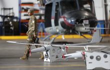 Drones, sistemas de aeronaves remotamente tripuladas (k1000), donados por Estados Unidos. Foto EFE