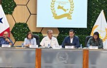 Entrega de indicadores sobre niñez y adolescencia. Foto: Cortesía