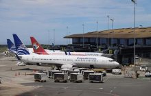 El aeropuerto está abierto y las aerolíneas tratan de reordenar los itinerarios afectados por el sismo del viernes. Foto: Archivo