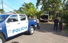 El accidente ocurrió cuando el conductor del vehículo realizó una maniobra de retroceso sin percatarse de que su compañero se encontraba en la parte trasera. Foto. Eric Montenegro