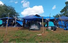 Harsh Ahir, miembro de la asociación de indostanos de la provincia de Veraguas, llevarom alimentos y carpas. Foto. Melquíades Vásquez