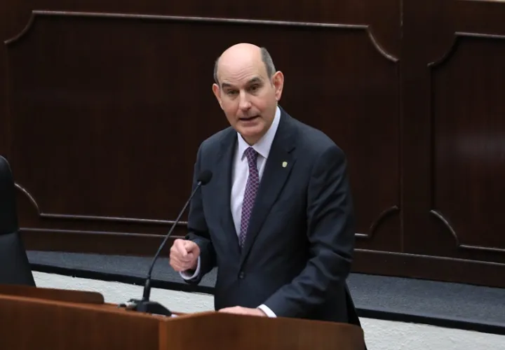 El ministro Felipe Chapman presentó el presupuesto. 