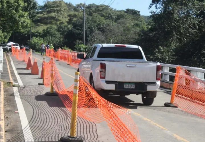 El Mop presentó rutas alternas para ambos puentes.