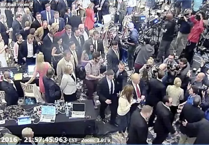 Corey Lewandowski agrede a una periodista.  / EFE