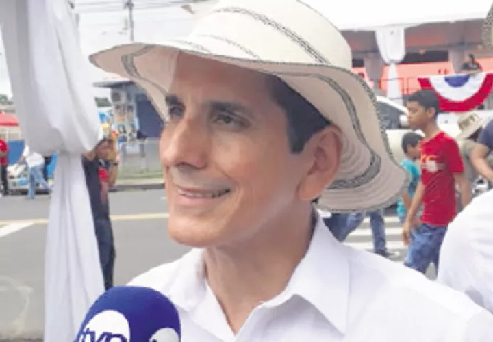 Rómulo Roux