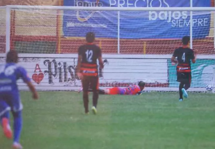 CD Águilas cayó ante el Marte.Foto/@zelayafranklin
