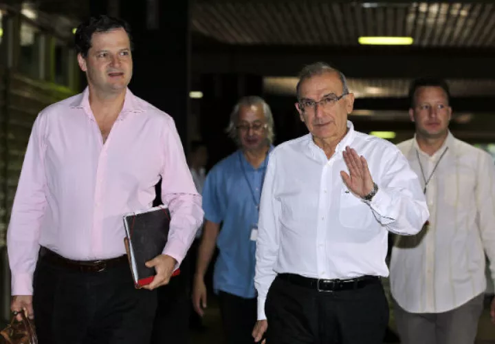 Delegación de paz del gobierno colombiano. Foto/ EFE