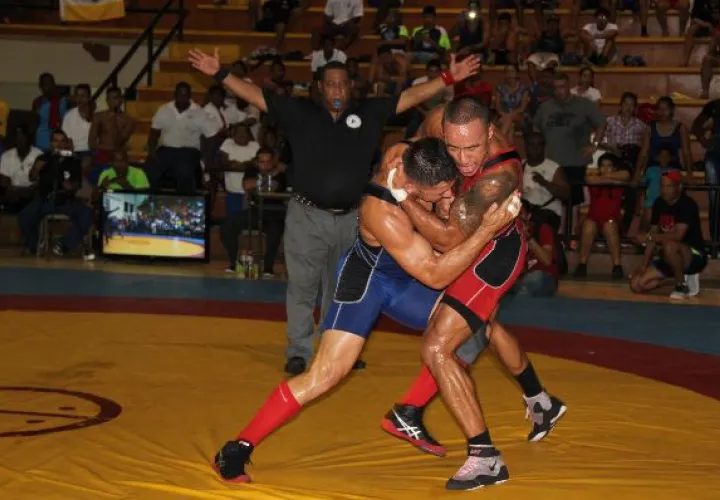 La Copa Campbell se desarrolló en el gimnasio de la escuela Normal, en la ciudad de Santiago, provincia de Veraguas.   / Cortesía 