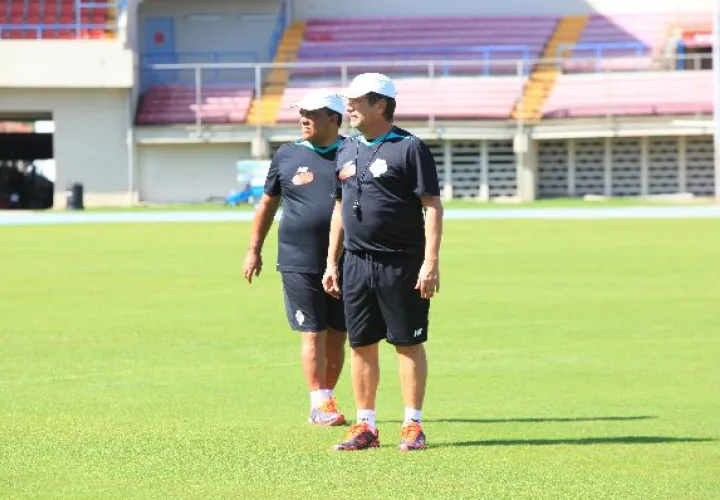 La eliminatoria comienza esta noche en Jamaica y ‘El Bolillo’ sabe que tiene dos opciones: Rusia 2018 o salir por la puerta de atrás de la Roja, un equipo que tiene 12 partidos sin conocer la victoria. Sin embargo, aquí ya eso no cuenta.