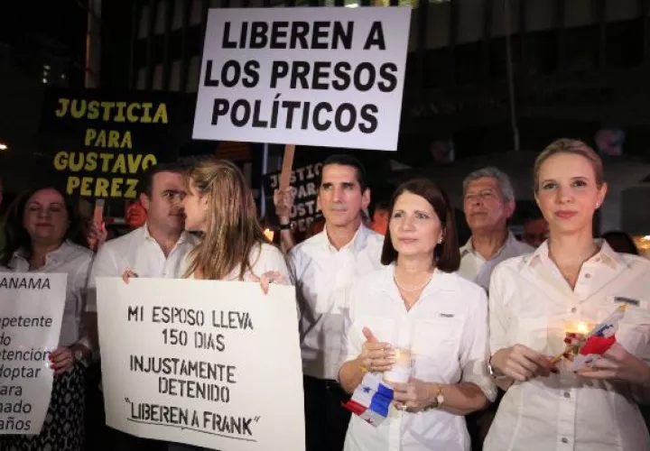 Ex primera dama Marta Linares de Martinelli asegura que todo se trata de una ‘venganza de Varela’