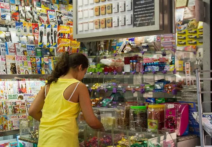 Baja el índice de precio en los Estados Unidos, y suben ventas minoristas 