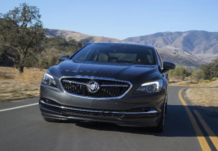 El Buick LaCrosse 2017 saldrá a la venta en 2016