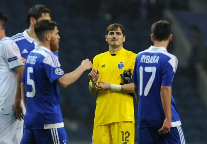  Iker Casillas se va disgustado y con vergüenza 